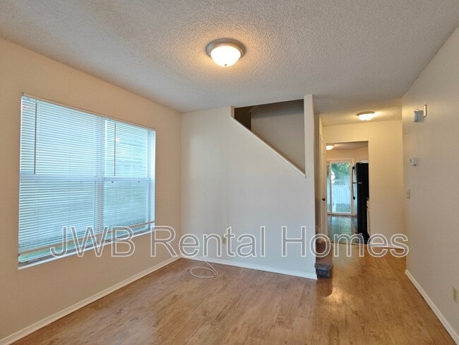 Building Photo - 5145 Glen Alan Ct N