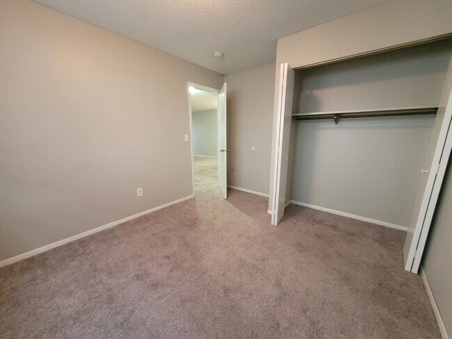 Foto del edificio - 1114-1116 East McKinley Avenue