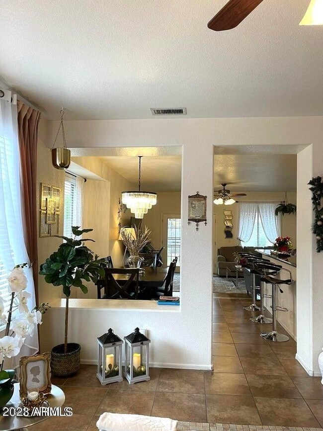 Foto del edificio - 6623 W Golden Ln