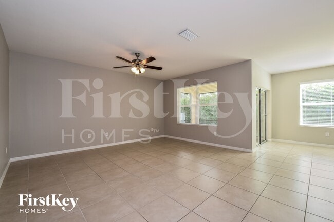 Building Photo - 1912 NW 15th Terrace