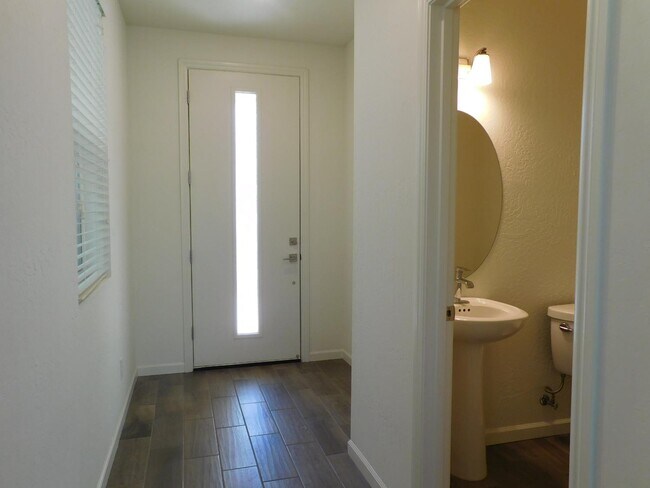 Foto del edificio - 2063 N Walling Ln