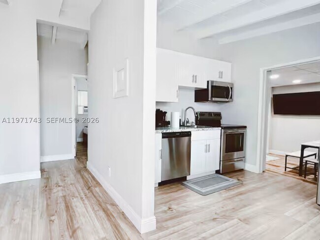 Foto del edificio - 308 NE 8th St
