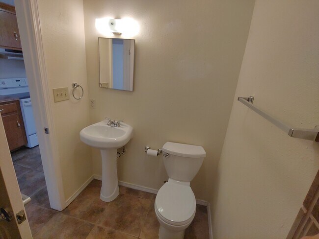 Baño - 1319 31st St