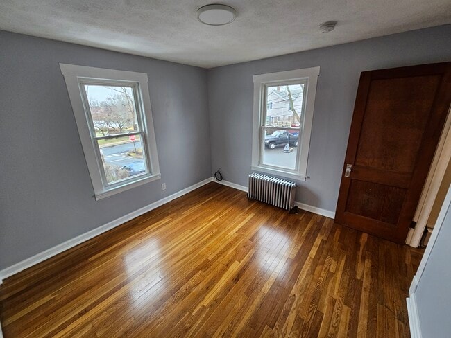 Photo - 10 Wallace St Apartments