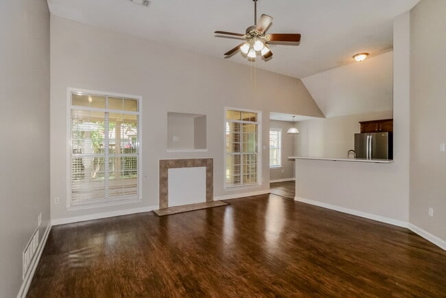 Building Photo - 320 Terry Rd