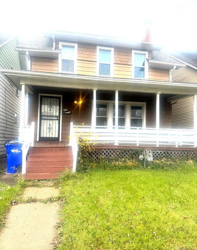 Primary Photo - 3bedroom/1bath $1,100/month