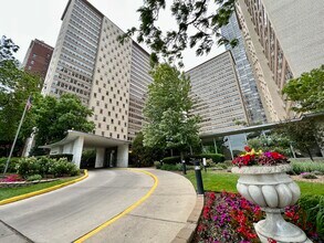 Building Photo - 3950 N Lake Shore Dr