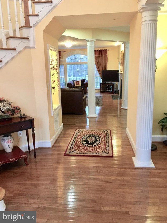 Primary Photo - 12303 Greenbriar Branch Dr