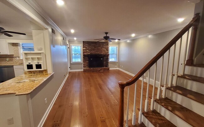 Foto del edificio - 1264 Yorkshire Dr