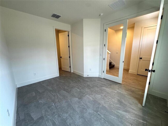 Building Photo - 15250 Groveside Rd
