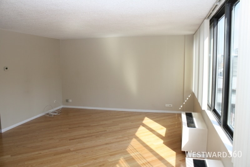 Photo - 2754 N Hampden Ct-605