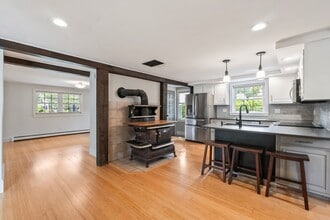 Building Photo - 97 Meredith Way