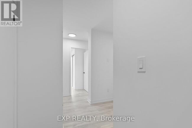 Photo du bâtiment - 2 Augusta Ave