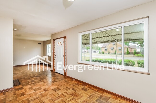 Foto del edificio - 4616 Redwood Dr