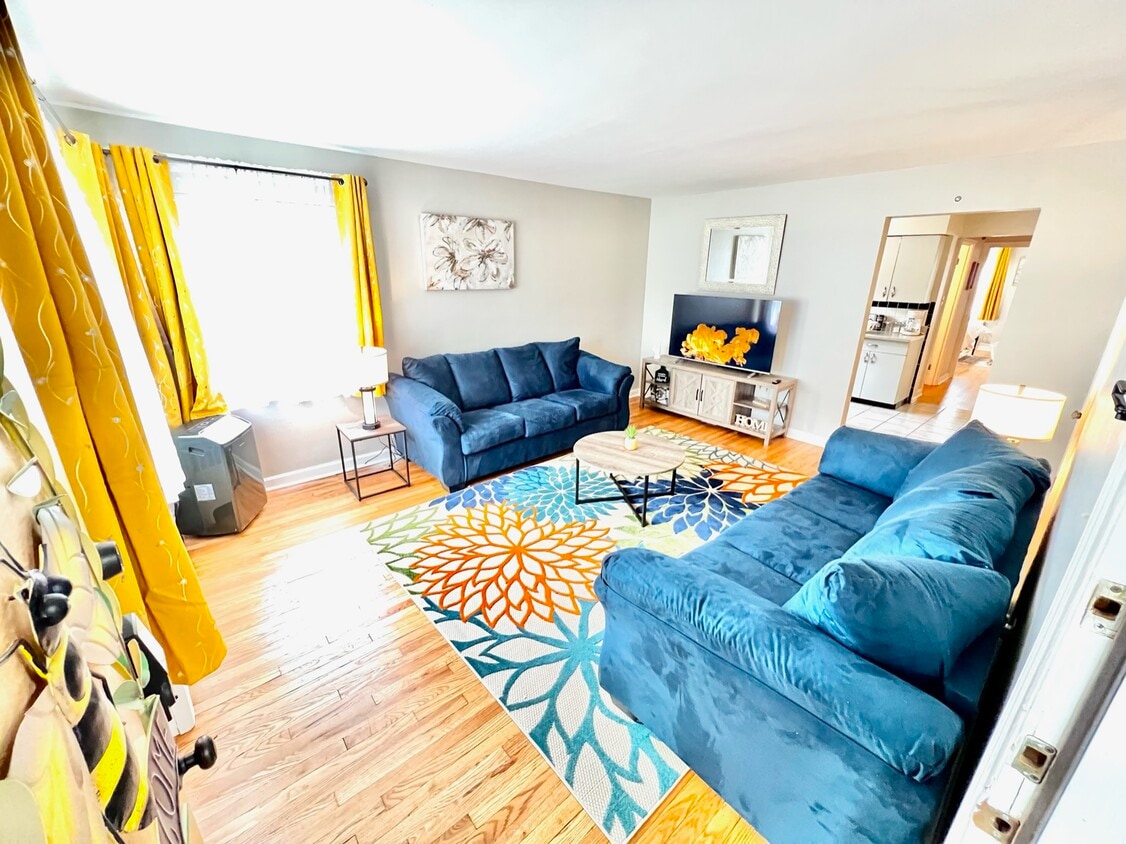 Foto principal - 3001 Boudinot Ave