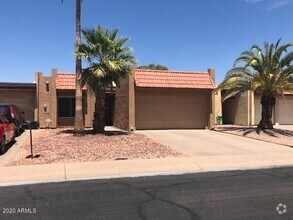 Building Photo - 842 W Duke Dr