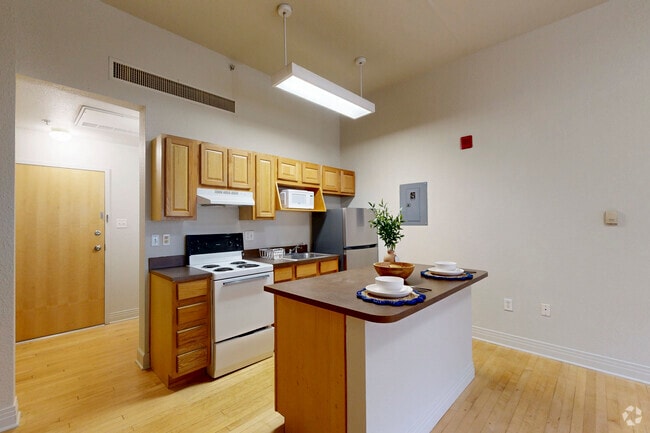 Studio - 400SF - Dining Room - MADISON AVENUE