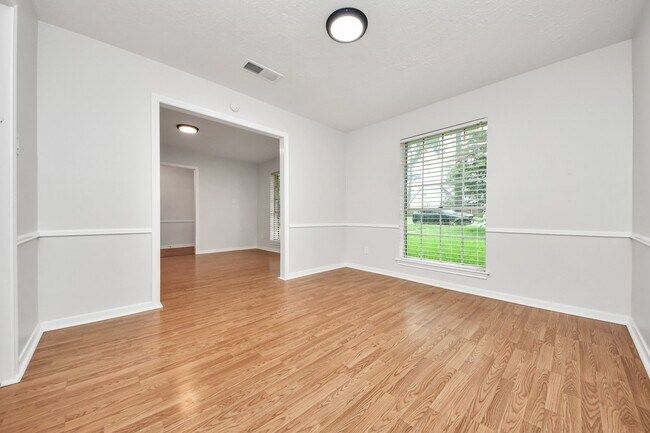 Foto del edificio - 1319 Forsythe Ln