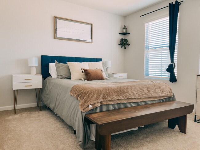 Upstairs bedroom - 223 Catherine Ln
