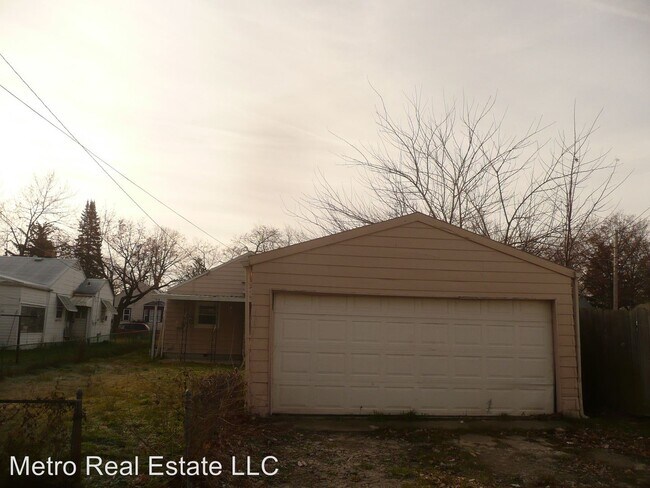 Building Photo - 3 br, 1 bath House - 915 Milton St