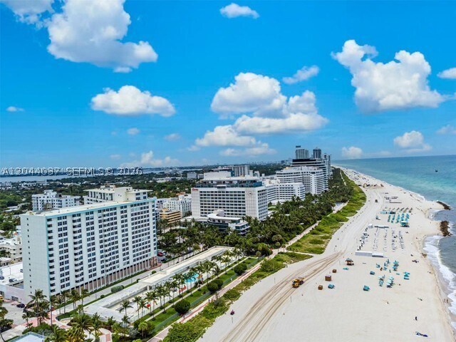 Building Photo - 2899 Collins Ave