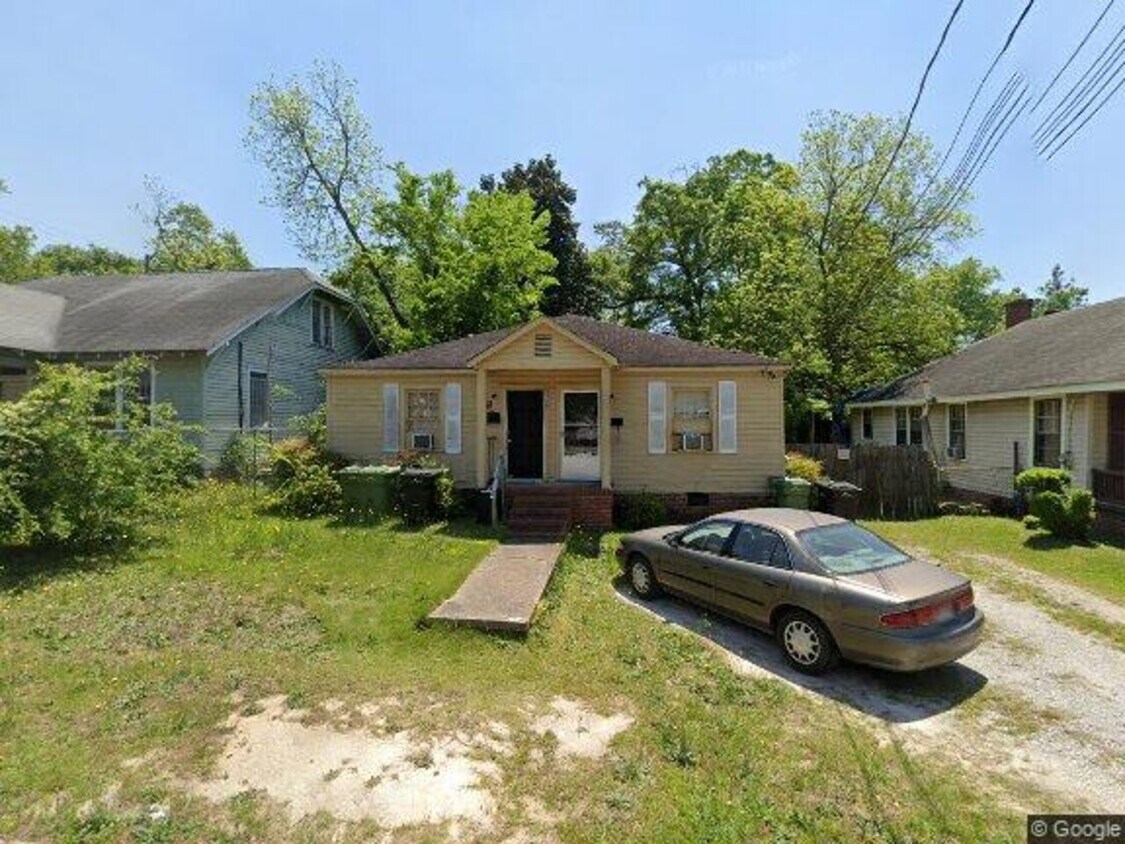 Building Photo - 2438 Schaul St