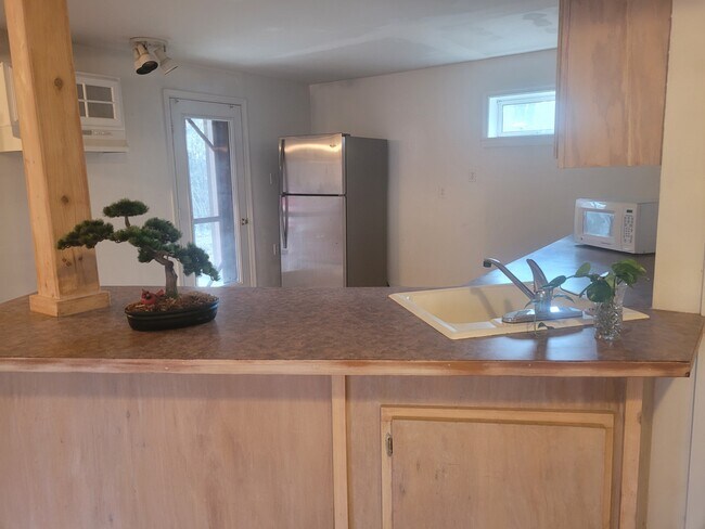 Building Photo - 4200 Fox Ln