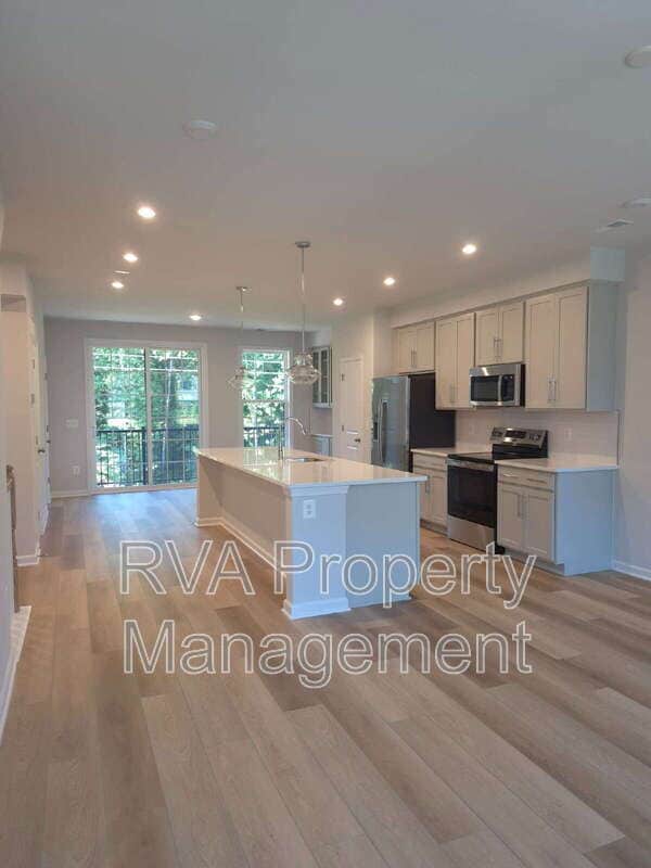 Foto del edificio - 13243 Garland Ln