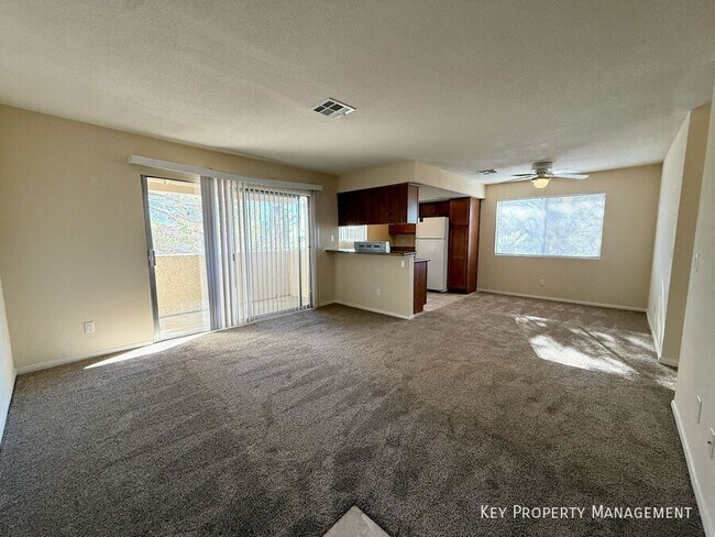 Foto del edificio - 7200 W Pirates Cove Rd