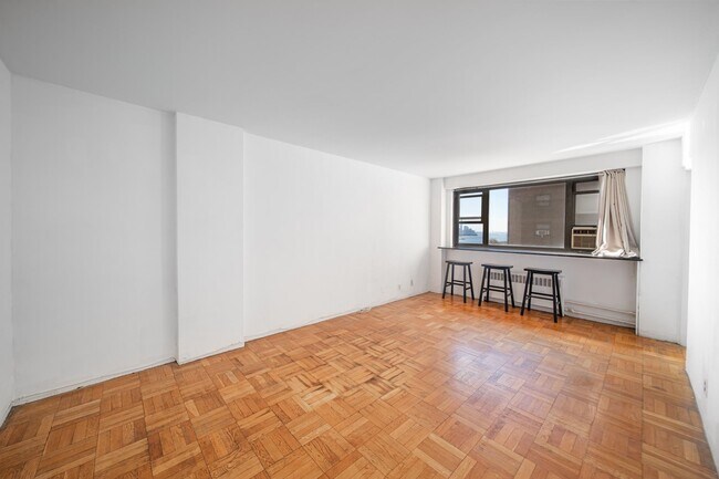 Building Photo - 6515 JFK Blvd E