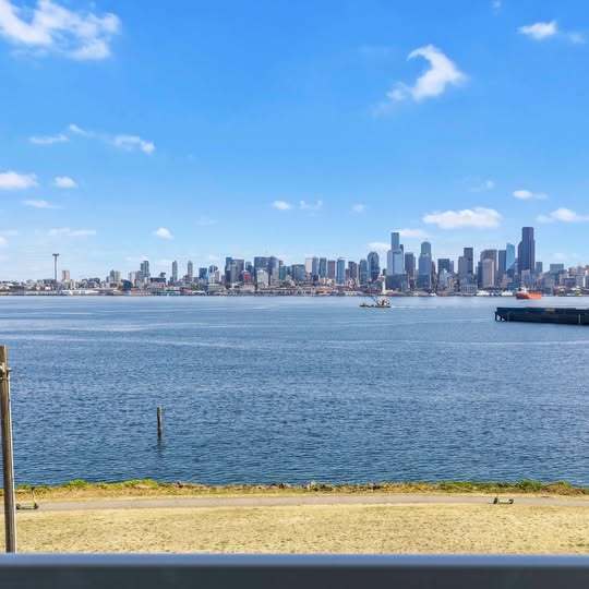 Foto del edificio - 1709 Harbor Ave SW