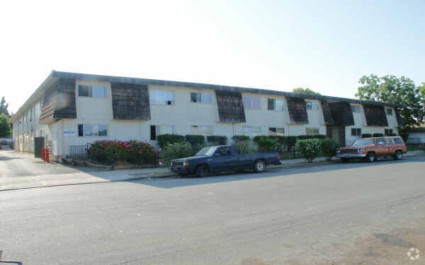 Building Photo - Casa Bonita