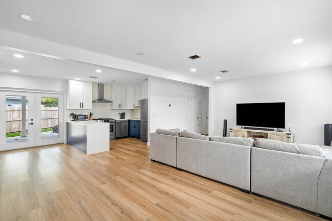 Foto del edificio - 6617 Parker Ave