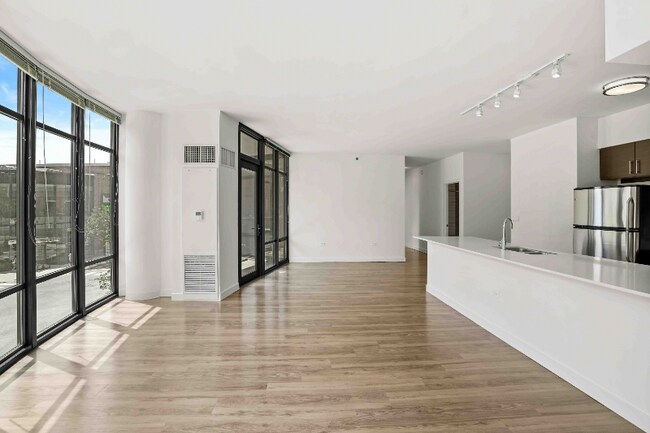Foto del edificio - 1152 W Madison St