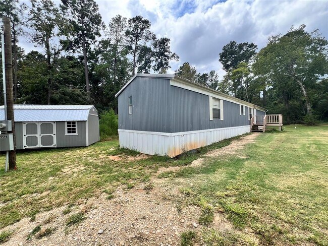 Building Photo - 9598 Eloise Dr