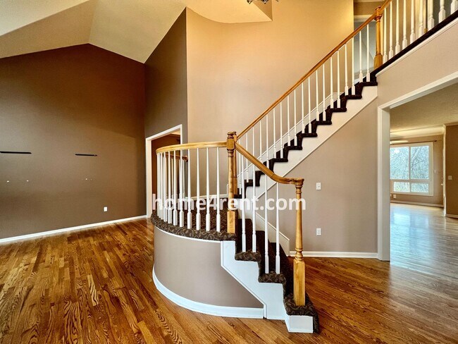 Building Photo - Beautiful Four Bedroom Home in Blue Valley...