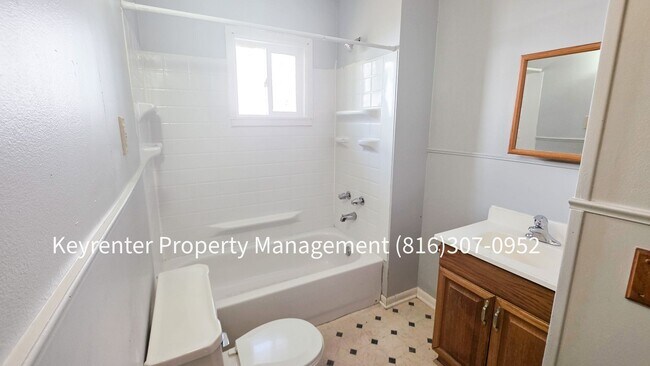 Foto del edificio - 9307 E 15th St S