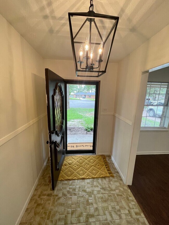 Foto del edificio - South Tyler! Beautifully Updated 3 Bedroom...