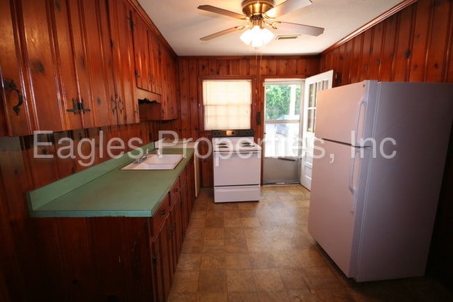 Building Photo - 415 Beech St