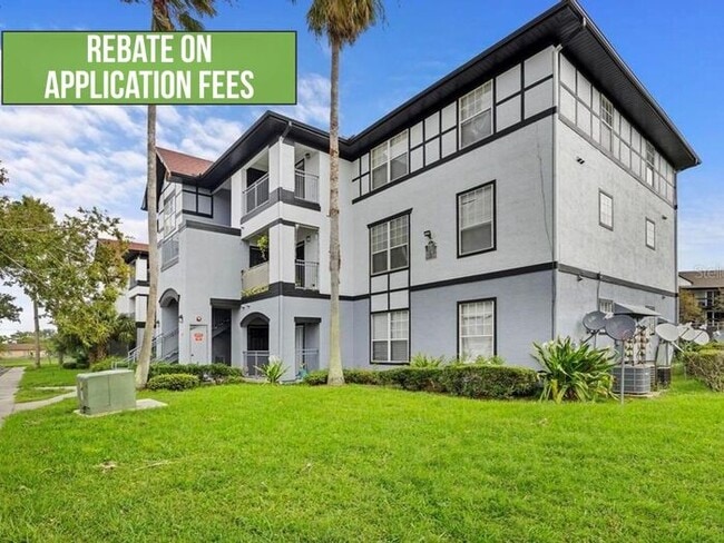 Free application fees 2 Bedroom condo with 2 Baths and balcony minutes from The Mall at Millenia - Free application fees 2 Bedroom condo with 2 Baths and balcony minutes from The Mall at Millenia