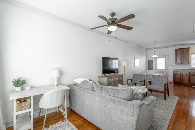 Building Photo - 2 Bedroom Townhome by UTC & Erlanger