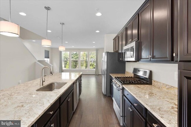 Building Photo - 7210 Hartley Ln