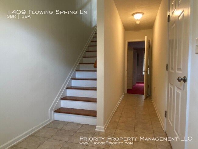 Foto del edificio - 1409 Flowing Spring Ln