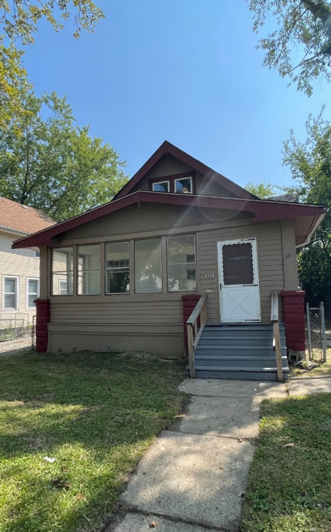 4153 E 136th St Cleveland, OH 44105 – photo 1