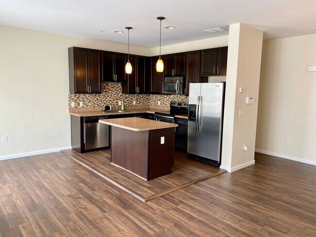 Foto del edificio - Gorgeous 3-Bedroom Townhouse with Garage i...