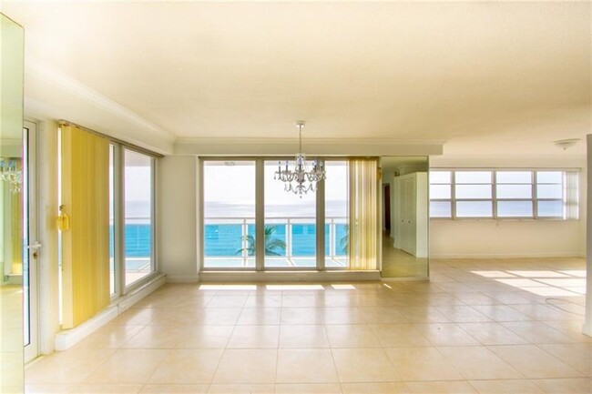 Building Photo - 3430 Galt Ocean Dr