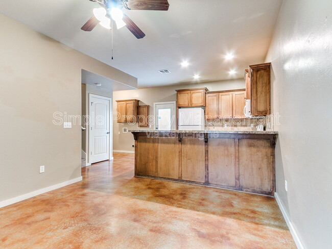 Building Photo - 2874 Muzzy St