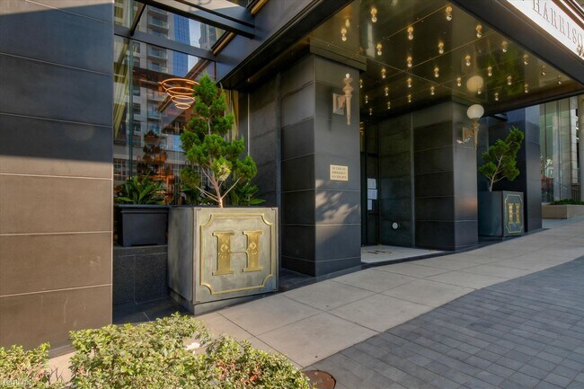 Building Photo - 401 Harrison St