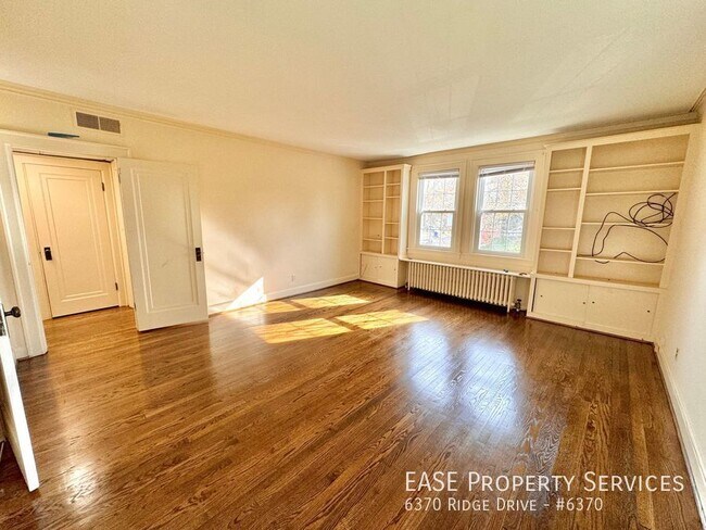 Building Photo - 6370 Ridge Dr
