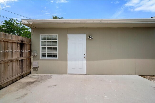 Foto del edificio - 3750 SW 46th Ave